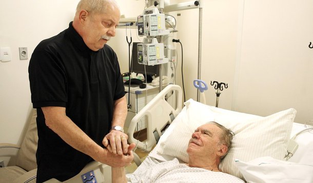 Lula e Sarney transformam hospital em "QG" da CPI
