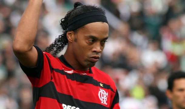 Ronaldinho é afastado do Flamengo por indisciplina