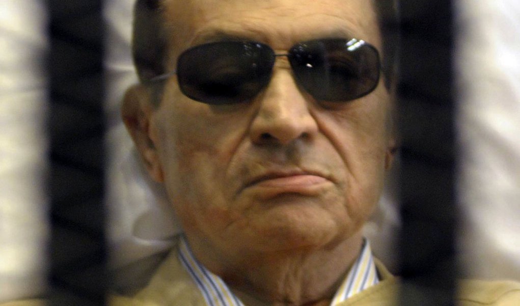 Estado de saúde piora e Mubarak entra em coma