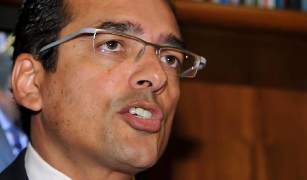 Revista de Protógenes Queiroz tenta imortalizá-lo em São Paulo