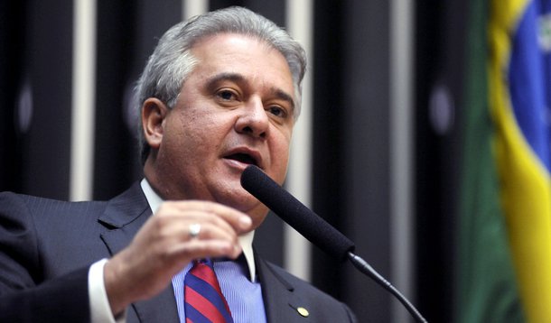 Indícios de quem manda?