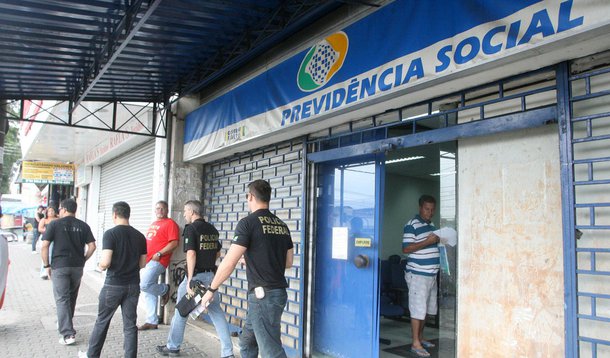 PF faz operações contra fraude no INSS do Rio