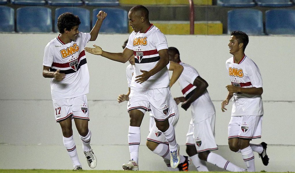 São Paulo estreia com 10 a 0 na Copinha