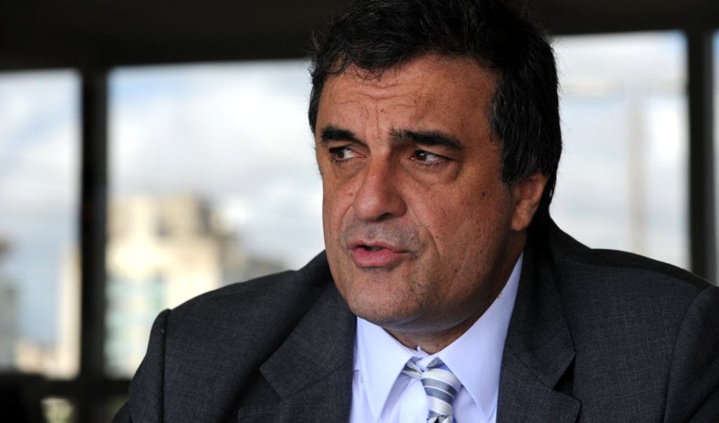 Ministro diz que mensalão e Cachoeira terão impacto nas eleições