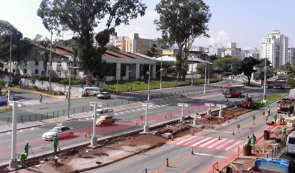 Irregularidades ameaçam obras da Copa em BH