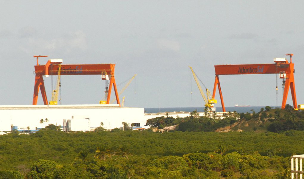 Estaleiro Atlântico Sul demite cerca de 400 funcionários