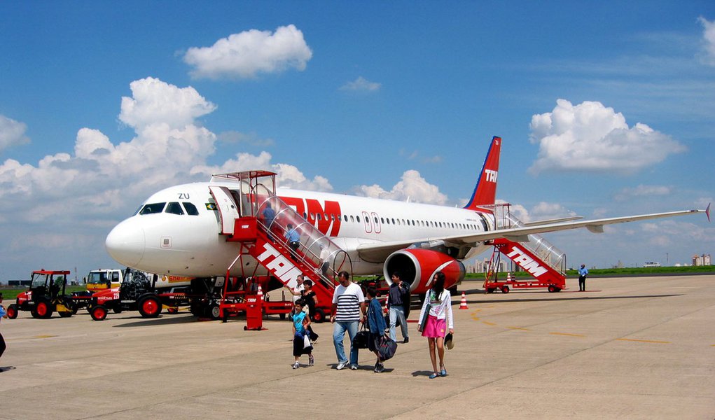 TAM recebe dois A320 e fecha ano com 156 aeronaves