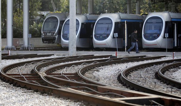 Setor de transportes faz greve na Grécia contra cortes