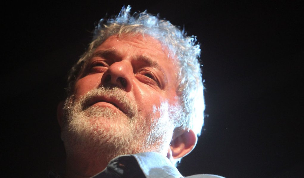 Lula já sente o primeiro efeito colateral da quimioterapia