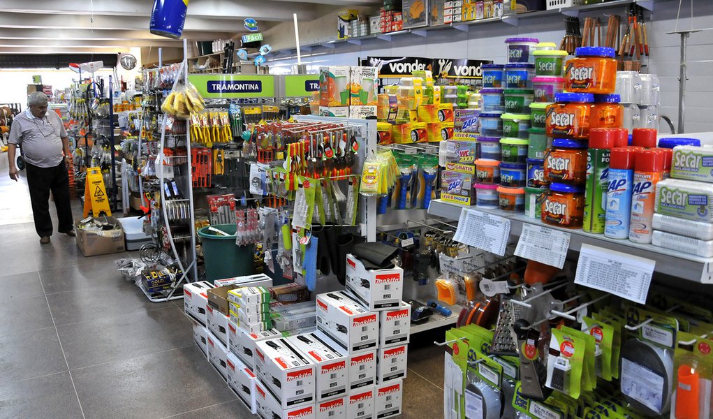 Vendas no varejo crescem mais de 7% no bimestre