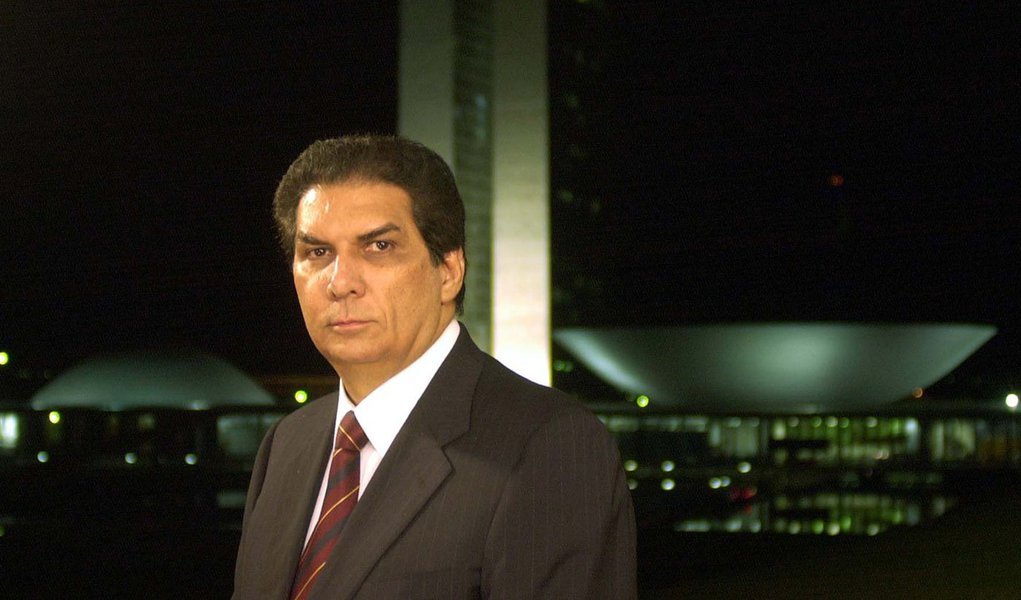 Jader Barbalho, símbolo da ficha suja, será senador