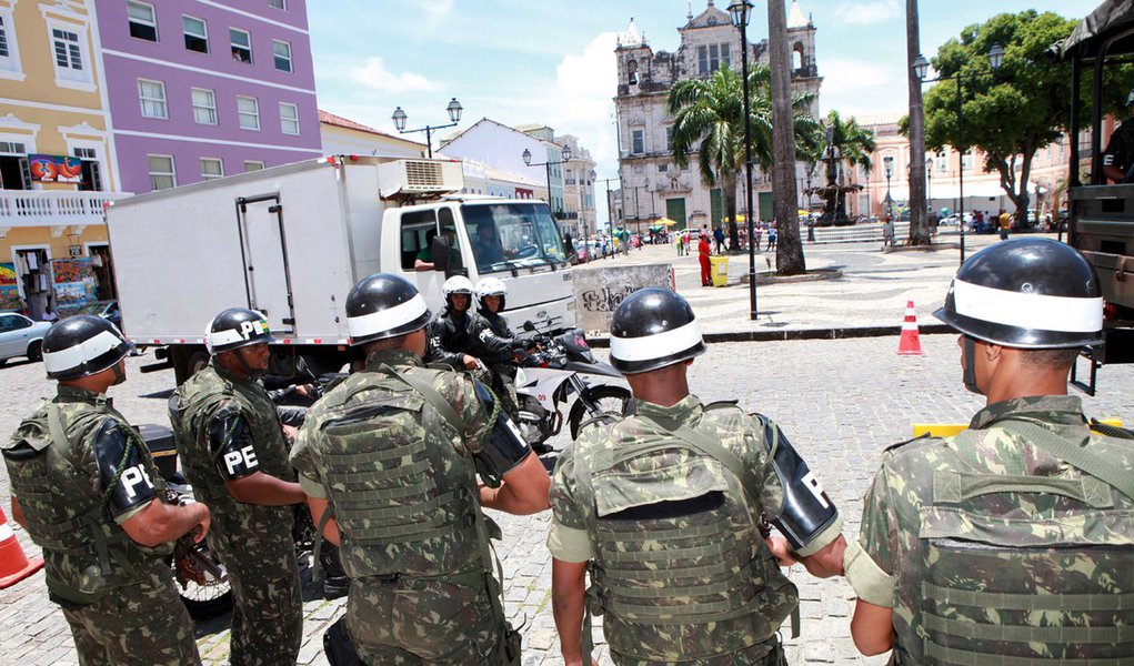 Salvador sem PM tem noite de tensão e medo