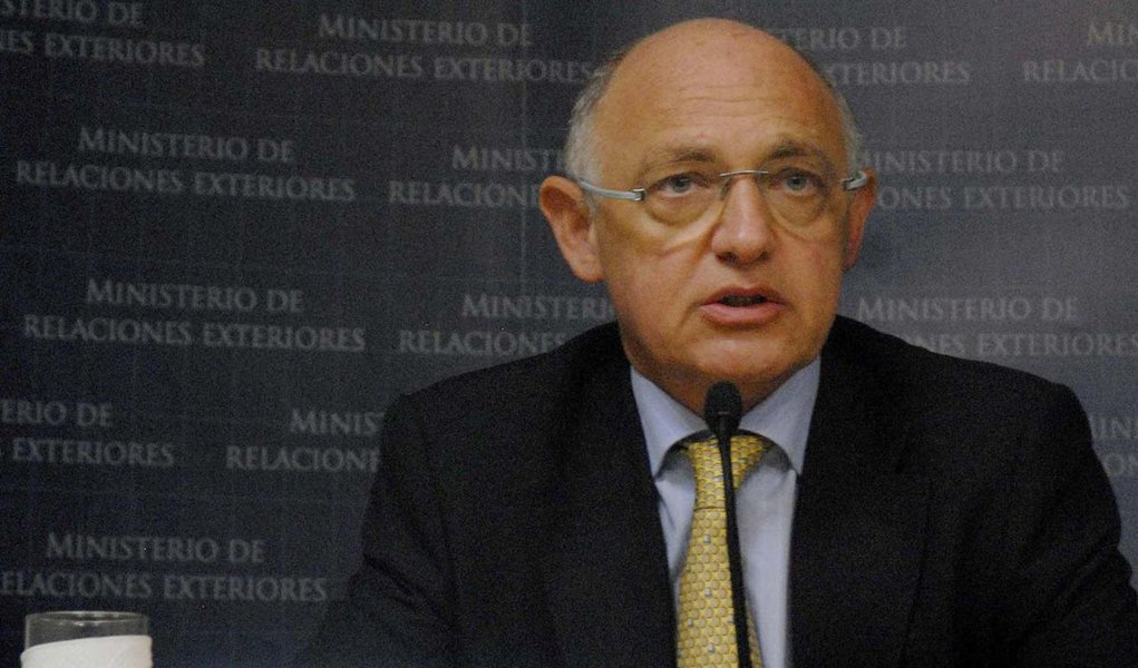 Argentina diz que Londres enviou armas nucleares às Malvinas