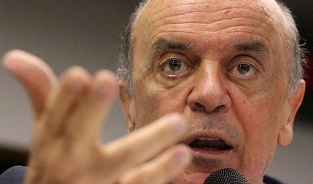 Serra perdoa... no Twitter