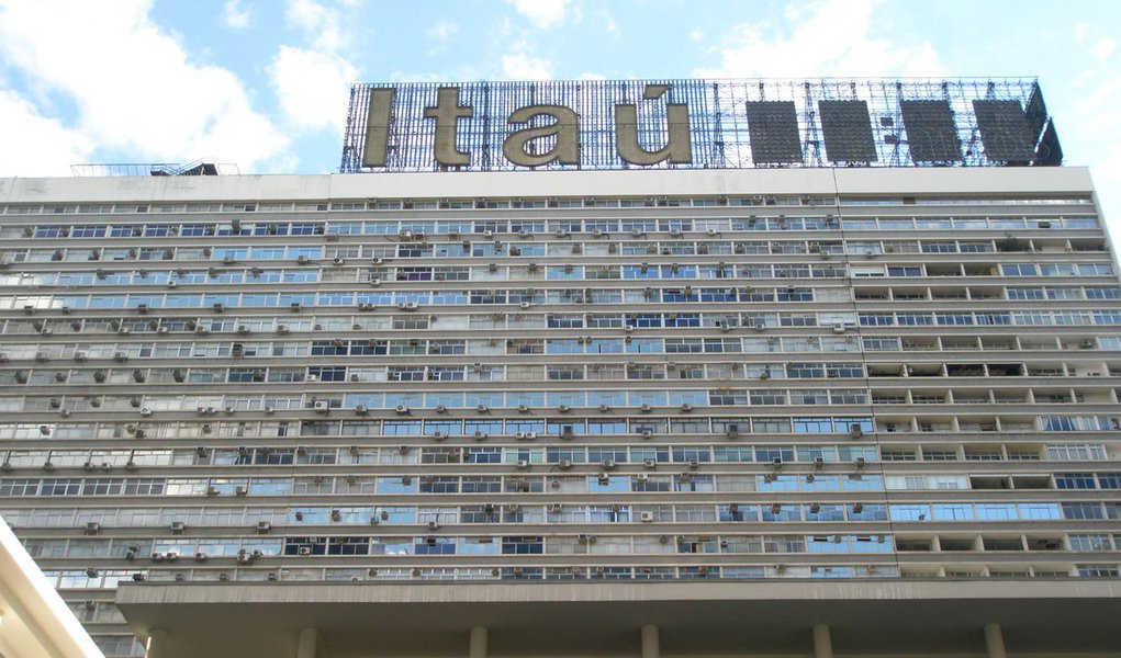 Cartão postal de São Paulo perde o tradicional letreiro do Itaú