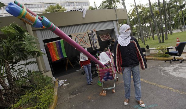 Alunos mantêm ocupação na reitoria da USP