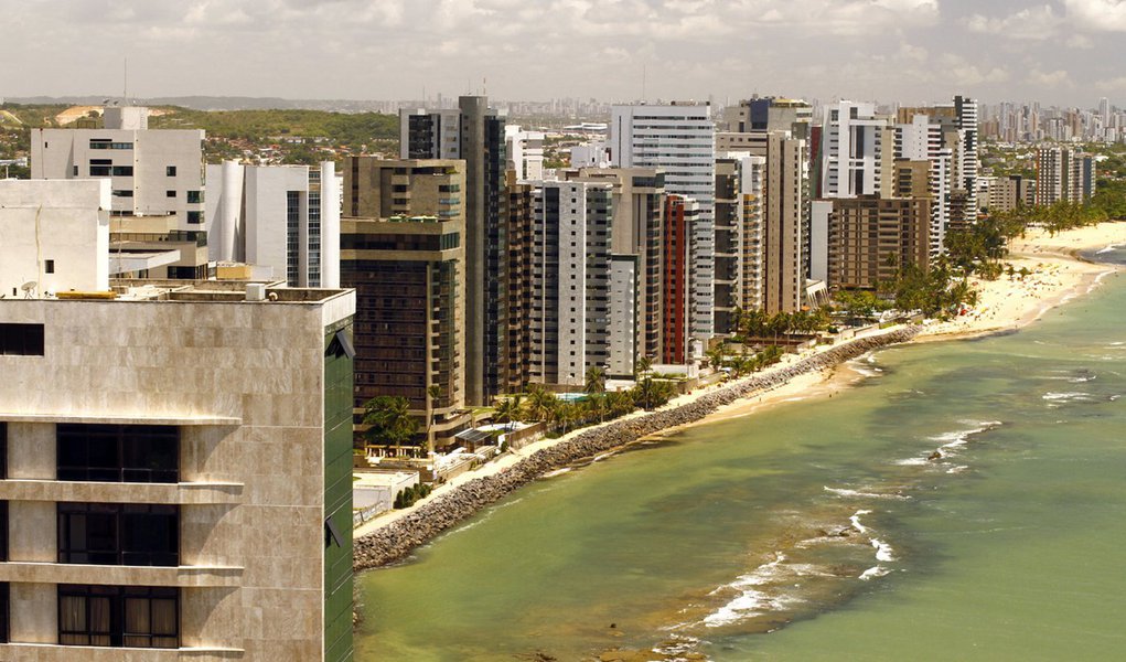 Jaboatão lança edital para engorda de suas praias