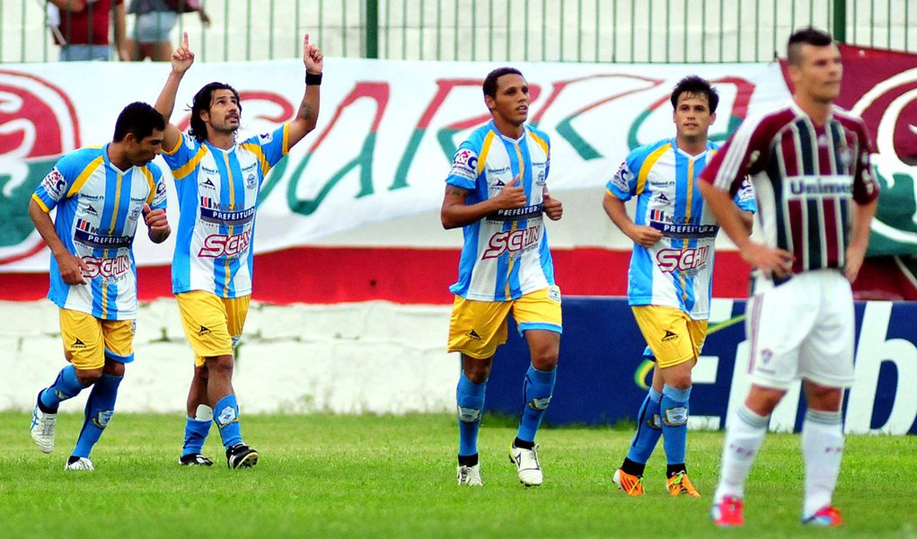 Fluminense dá vexame e perde de 3 a 1 para o Macaé