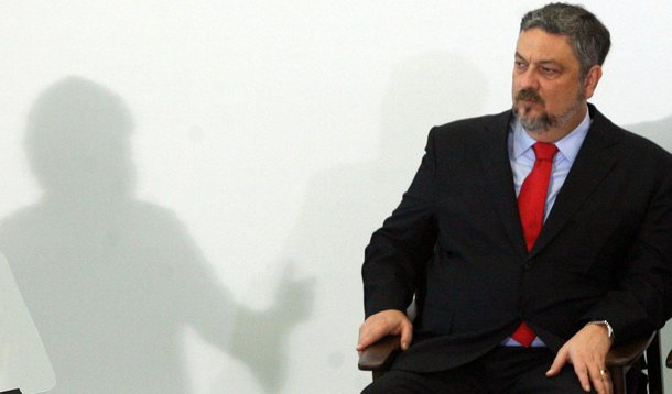 Palocci ainda engasga no escândalo das ervilhas