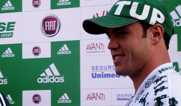 Grêmio ainda aguarda a resposta de Kleber