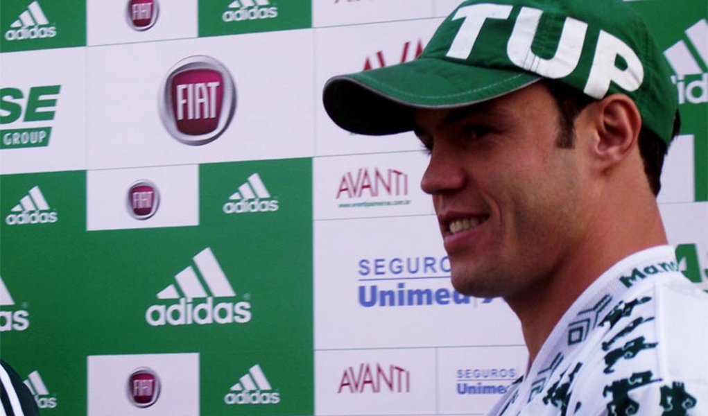 Grêmio ainda aguarda a resposta de Kleber