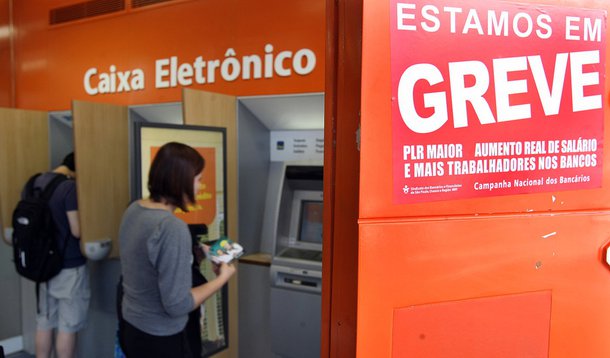 Bancários em greve por tempo indeterminado