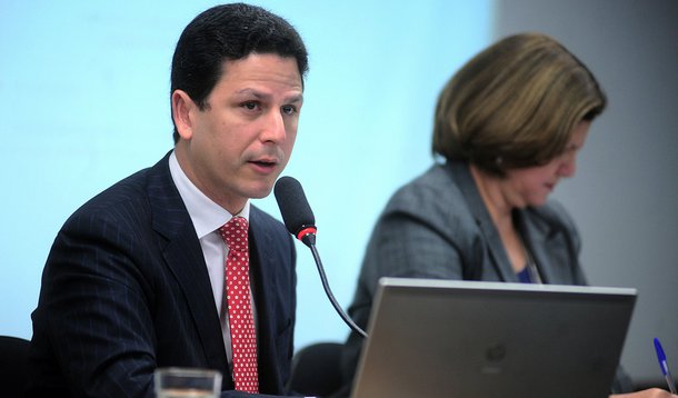 Bruno vê incompetência na gestão da base governista