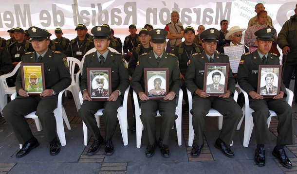 Militares reféns das Farc serão libertados de 2 a 4 de abril