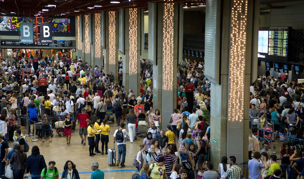 Empresas aéreas liquidam passagens antes do ano-novo