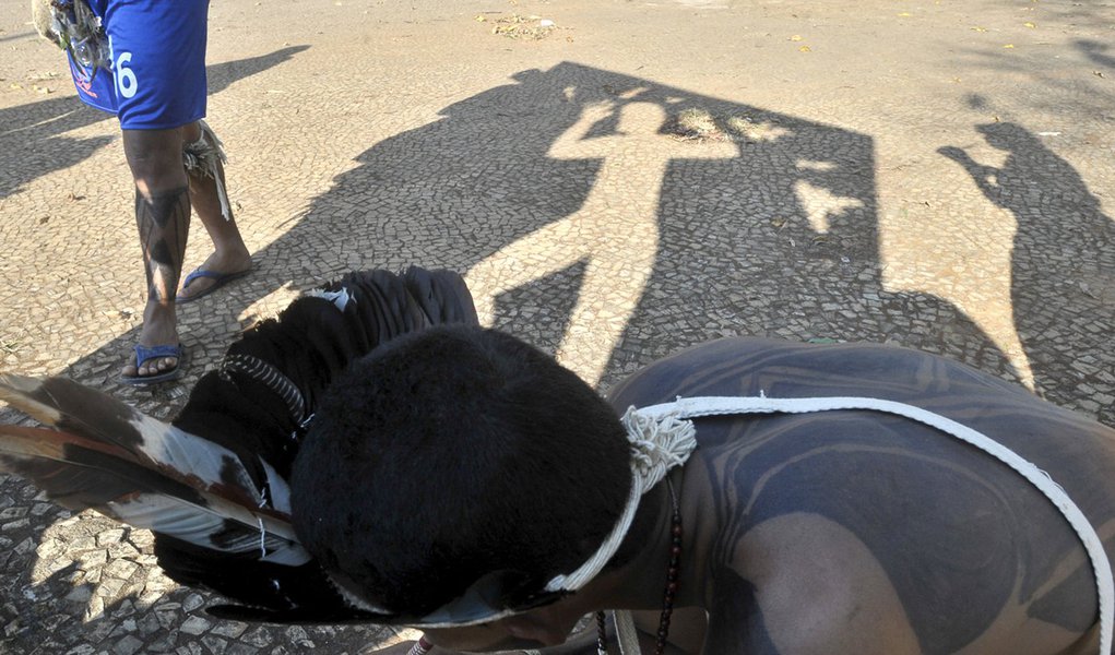 Homens ateiam fogo em dois moradores de rua no DF