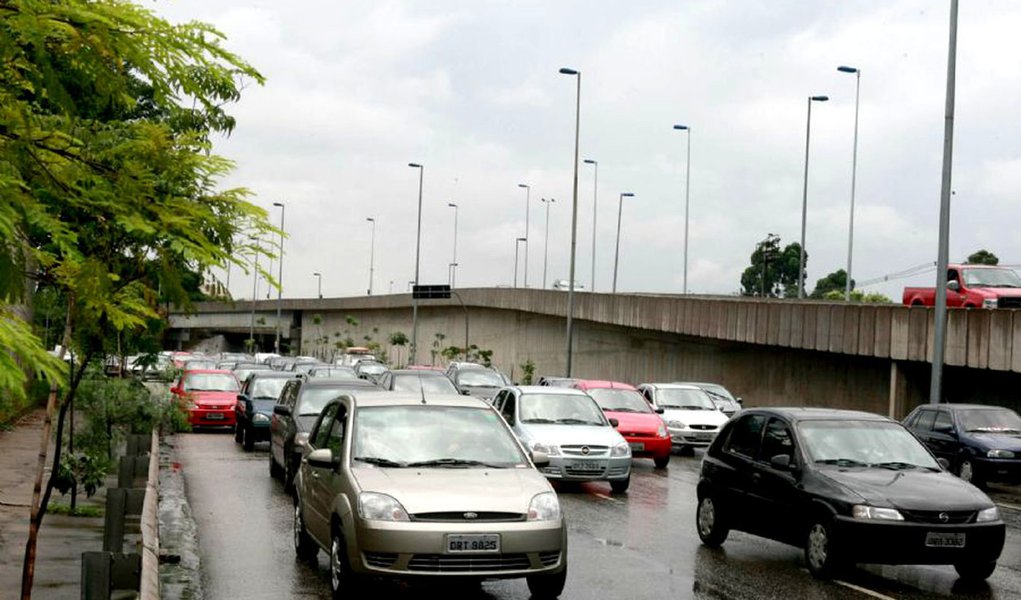 Rodízio de veículos volta a funcionar em São Paulo