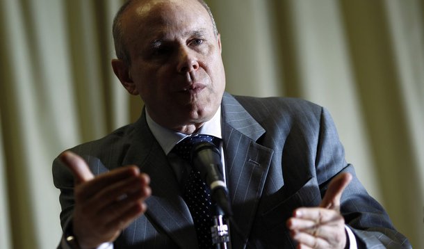 Mantega atribui crise no BB a "fofocas"