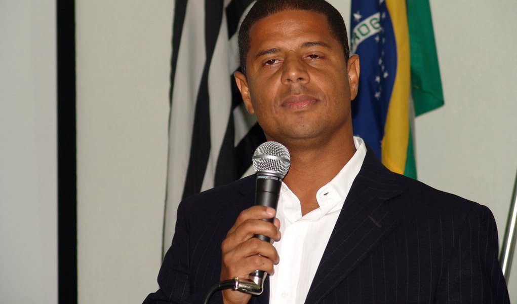 Marcelinho Carioca será candidato a vereador em 2012
