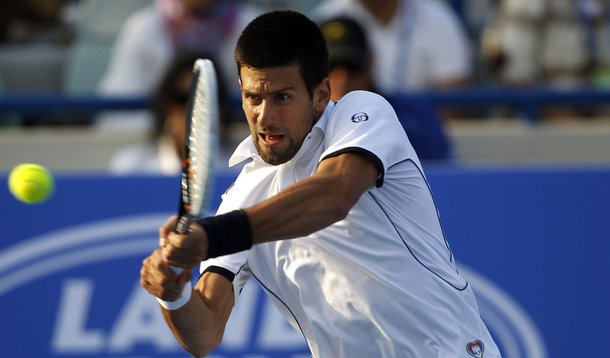 Djokovic massacra Federer e vai à final em Abu Dabi