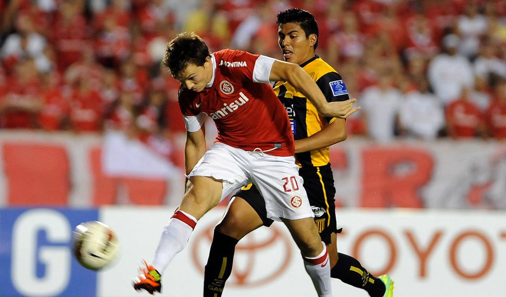 Internacional marca 5 e lidera seu grupo na Libertadores