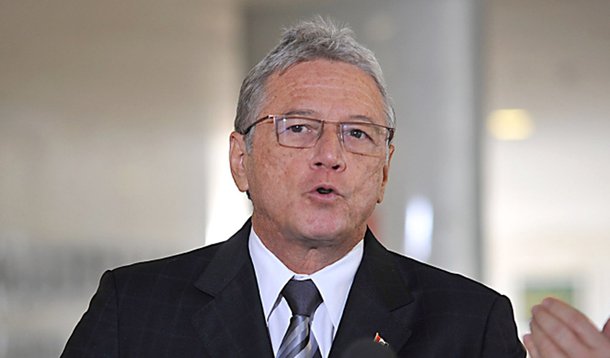 Governador de Alagoas se livra de cassação