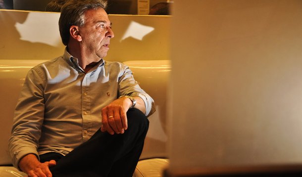 Perfis falsos do prefeito de Caruaru, José Queiroz, serão alvo de investigação