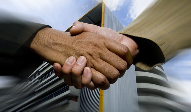 Grandes empresas apostam na prata da casa