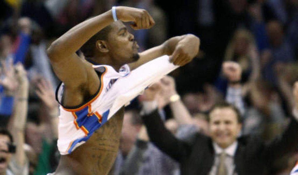 Thunder vence Mavericks com cesta de Durant no fim