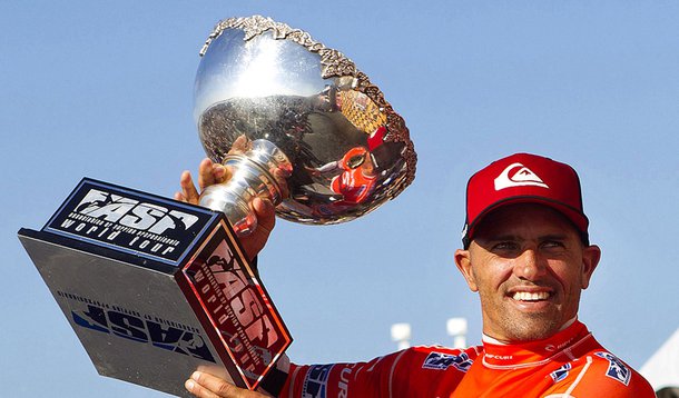 Kelly Slater garante seu 11º título mundial no surfe