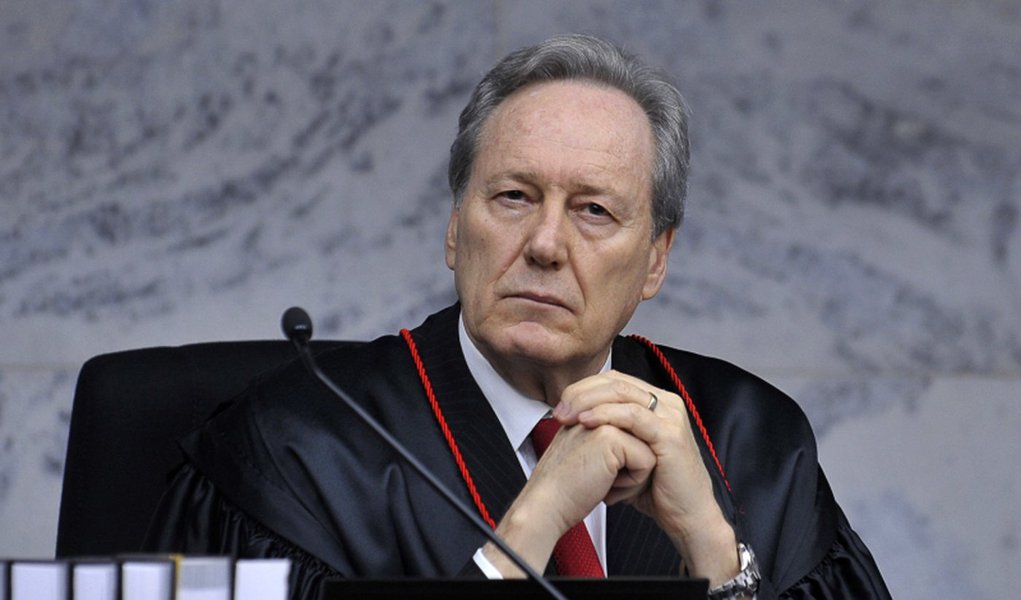 Réus do Mensalão terão penas prescritas