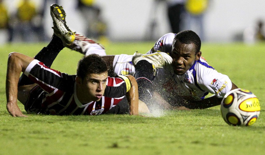 São Paulo joga mal e cai na Copinha