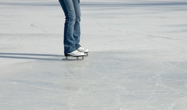 Parque Dona Lindu ganha pista de patinação no gelo