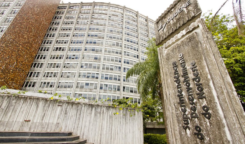 Governadores do NE comemoram "recriação" da Sudene