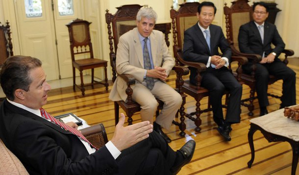 Hyundai começa a montar elevadores em Recife