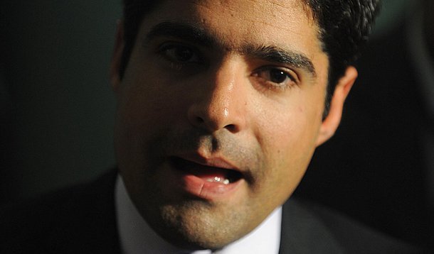 Oposição ataca Orlando Silva, mas ministro só fala de Copa