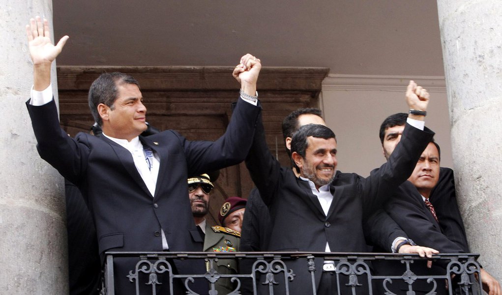 Ahmadinejad encerra tour  com apoio latino