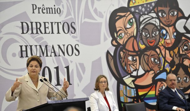 Dilma comemora direito às divergências