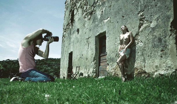 Nudez e ousadia marcam Calendário Pirelli 2012