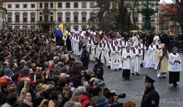 Checos se despedem de ex-presidente Vaclav Havel